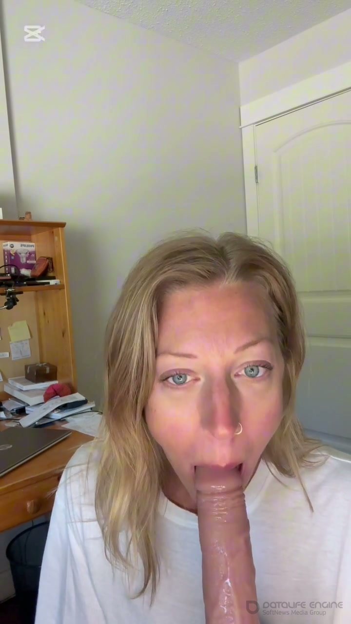 JodisLips - Boss lady wants to suck your growing cock [HD]