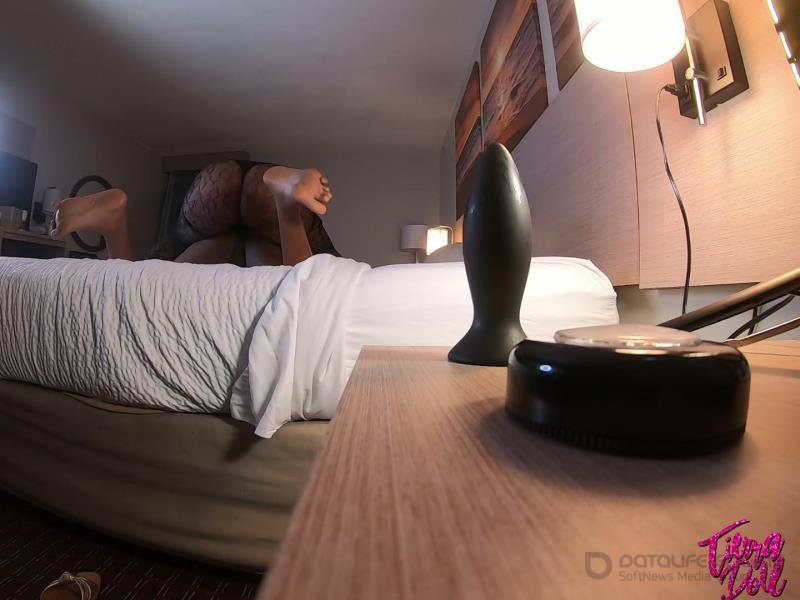 Tierra Doll - Queen Veiny Feet - Double Pegging Go Pro Angle - Feat Sunny Soles [FullHD]