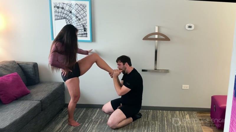 ONLYBALLKICKING - Powerlifter Vs Testicles [FullHD]