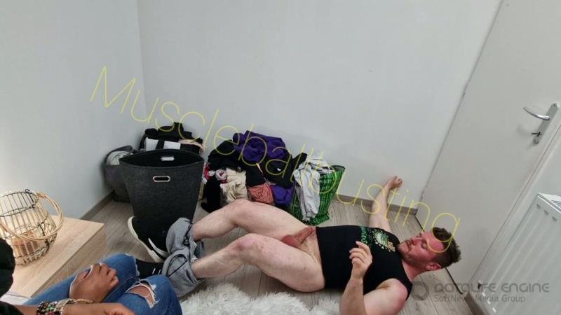 Muscle Ballbusting - Nicolasmusclebb - Ebony Girl First Ballbusting [HD]