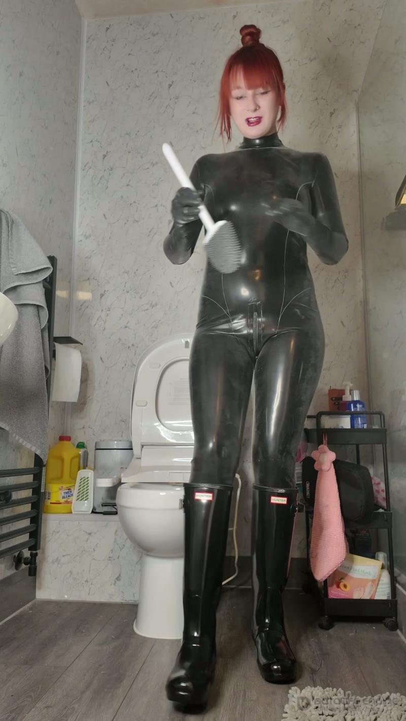 Princess Diss - Clean The Toilet For Princess Diss [FullHD]