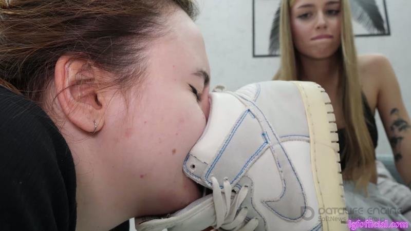 Licking Girls Feet - DORI - Having fun with my dumbest slave [FullHD]