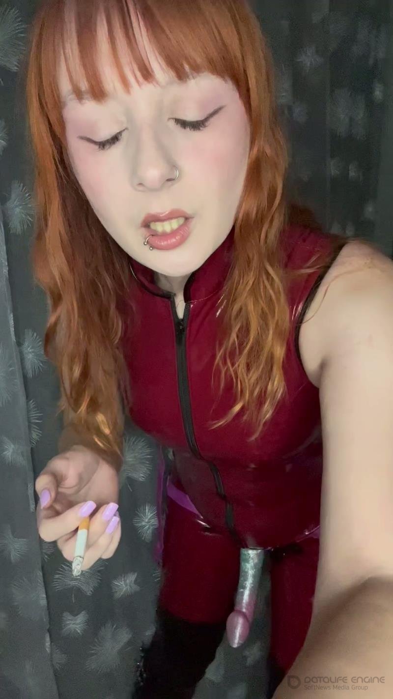 Princess Diss - Strap on Smoking Goddess [FullHD]