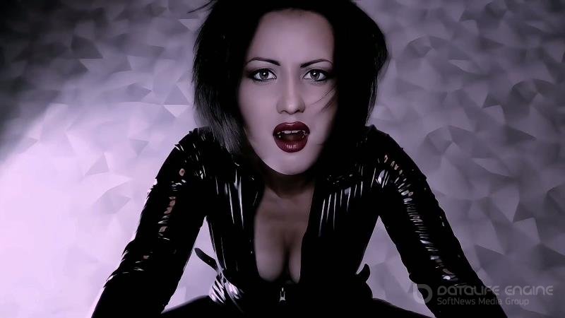 JuliaCrown - I Cant Escape My Futa Vampire Wife [HD]