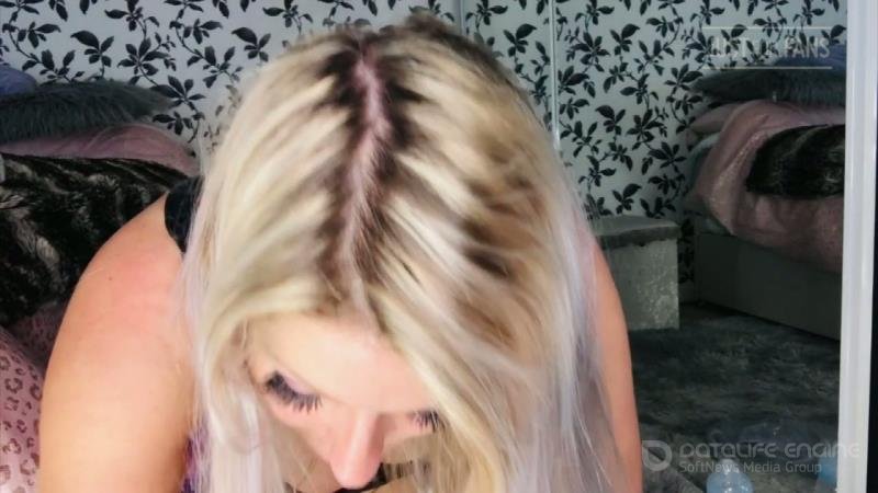 Abstories - Mummy Kaz Nappy Change And Tease Part 2 [HD]