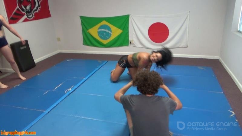 Grappling Girls In Action - Ggstrongwoman43 [FullHD]