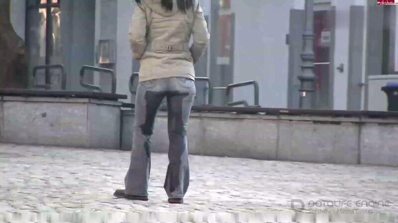 Paarfetisch34 - Marktpissing direkt in meine Jeans [FullHD]