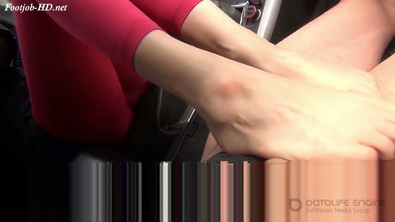CBTrample - Dominant Footjob in Alina's Car [FullHD]