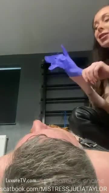 Mistress Julia Taylor - Scat Fed [SD]