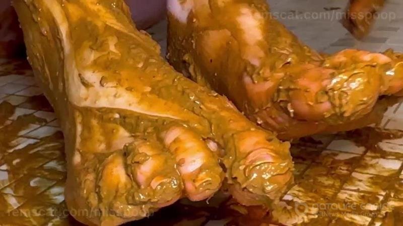 Misspoop – Dirty Feet With Poo [HD]