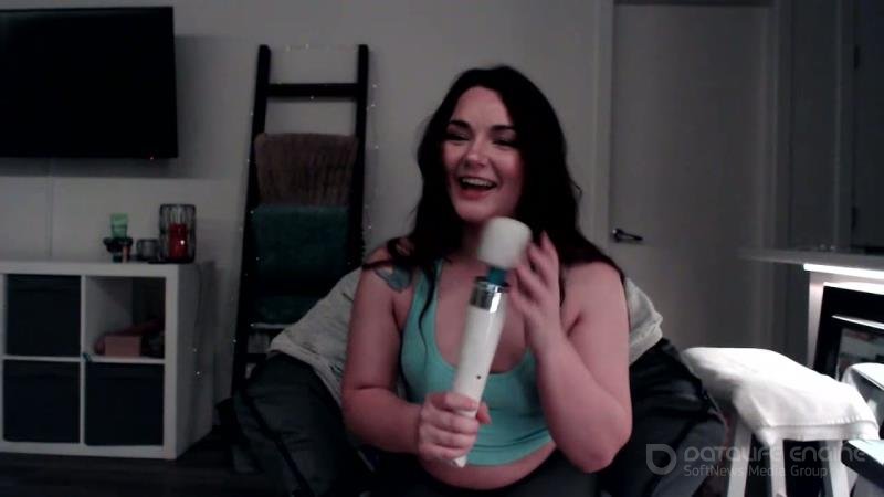 ClaireFoxxx - Hitachi quot;Magic Wandquot; Unboxing Vid [HD]