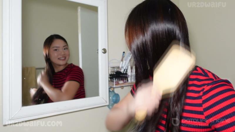 ur2dwaifu - Bathroom Chatting - Embarrassed Peeing [FullHD]
