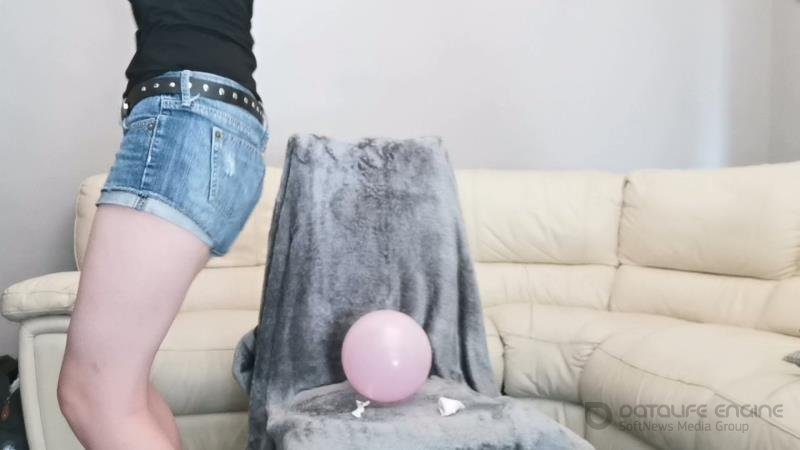 Lexi Snow - Balloon Lap dance [FullHD]