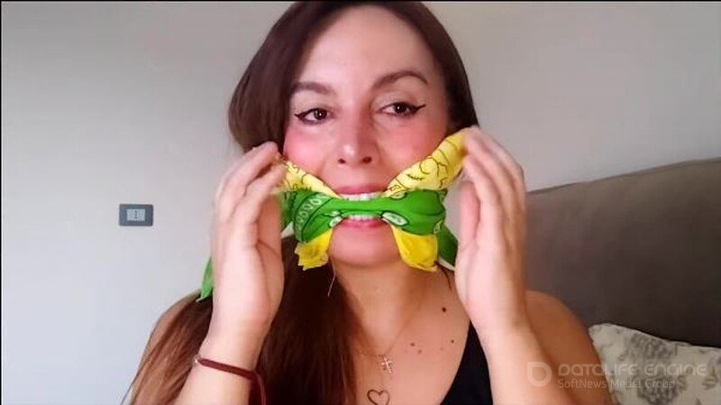 Italian Girl Gagged [FullHD]