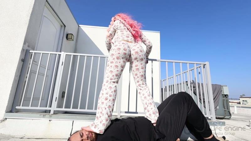 Brutal Baddies - Goddess Mstrigga - Rooftop Trample [FullHD]